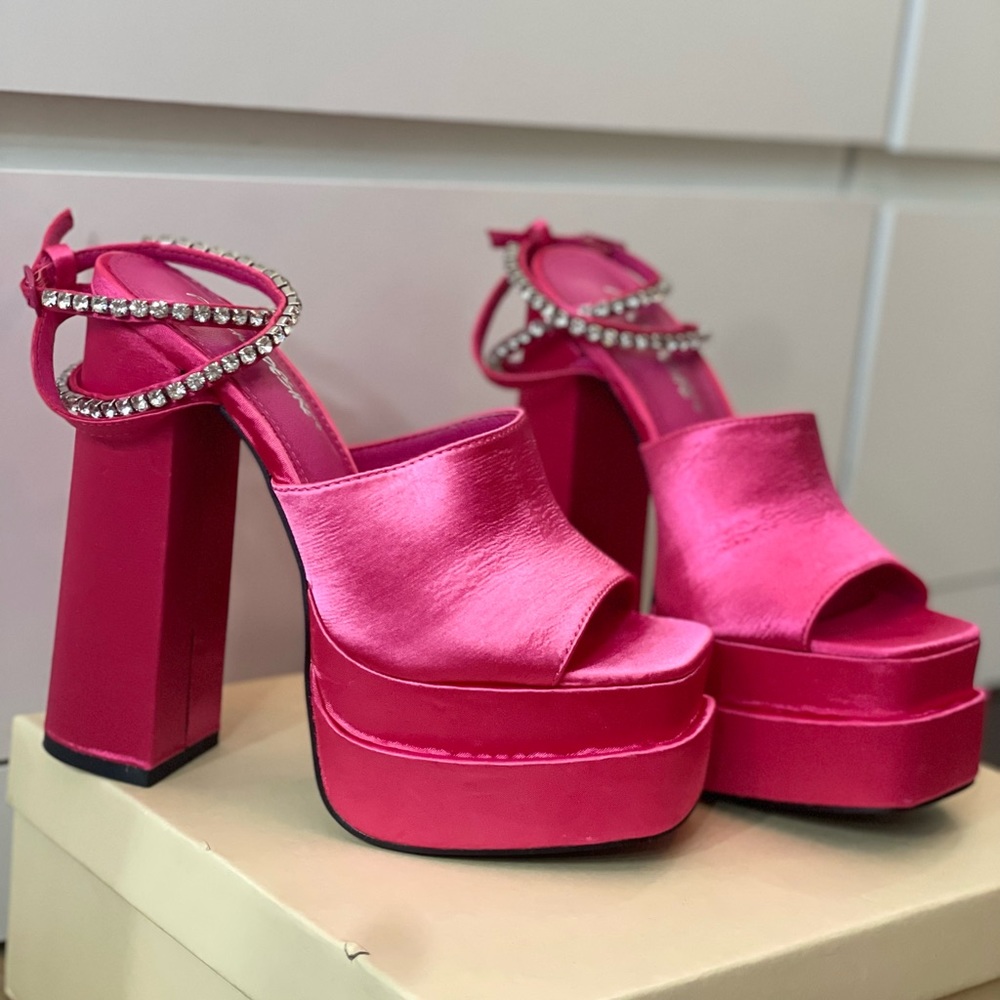 Hot pink platform heels / sandals with gems